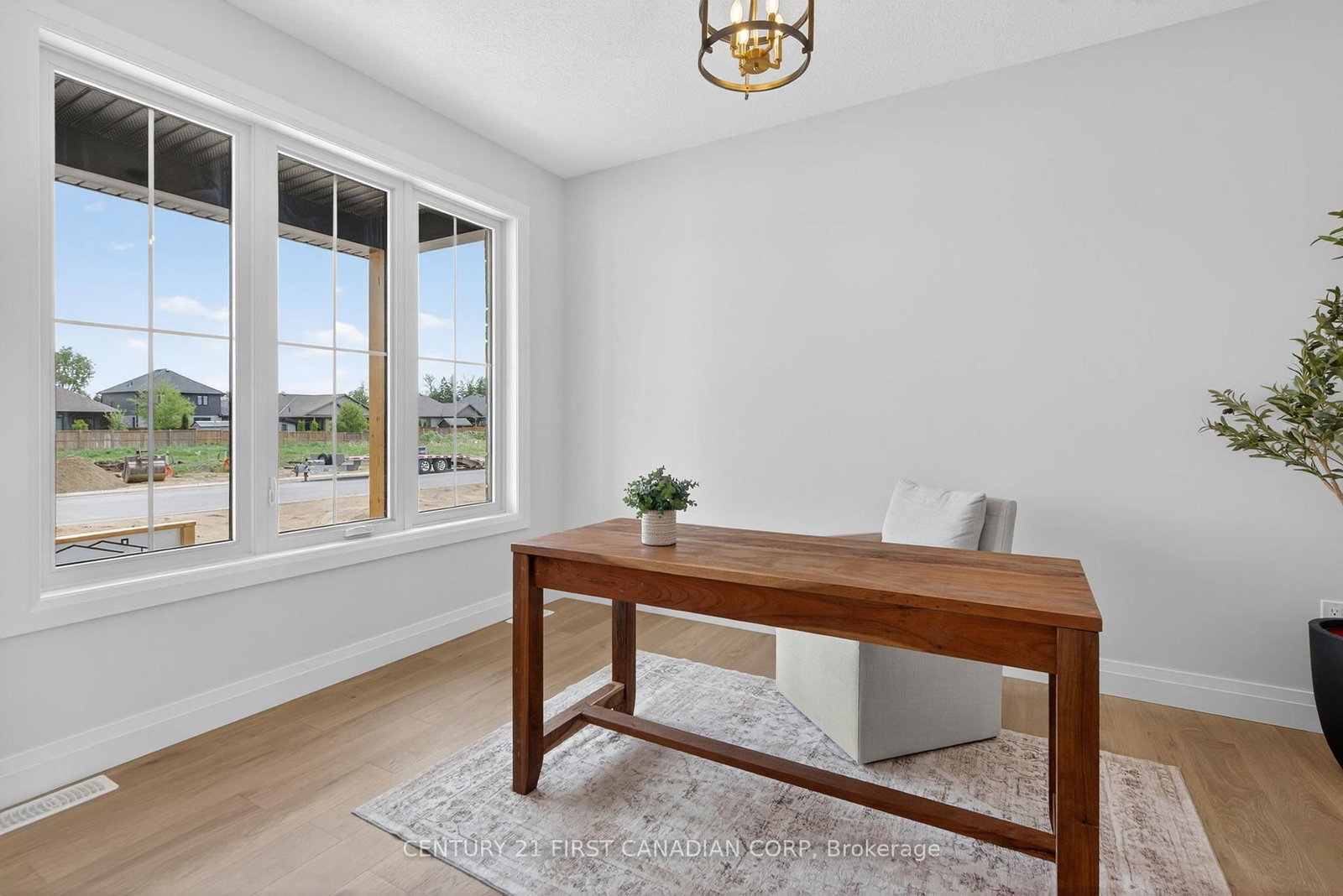 61 Hardy Drive • Strathroy-Caradoc, ON photo 6