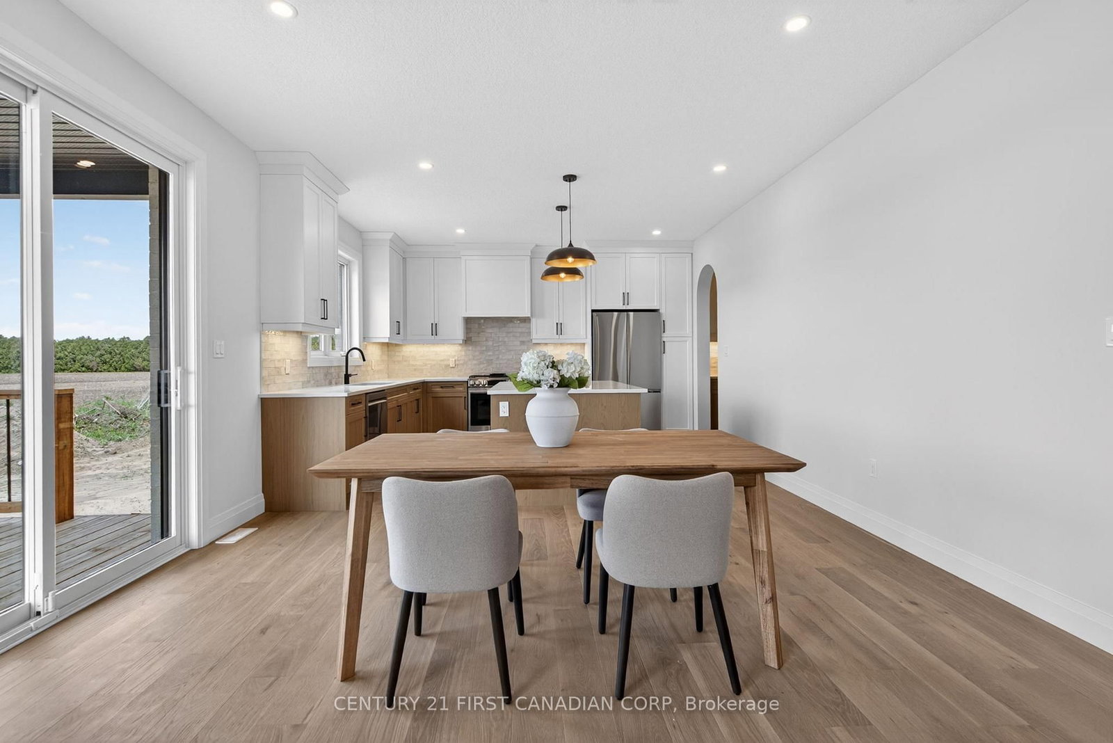 61 Hardy Drive • Strathroy-Caradoc, ON photo 9