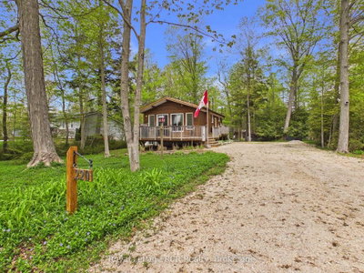 220 Shadywood Crescent