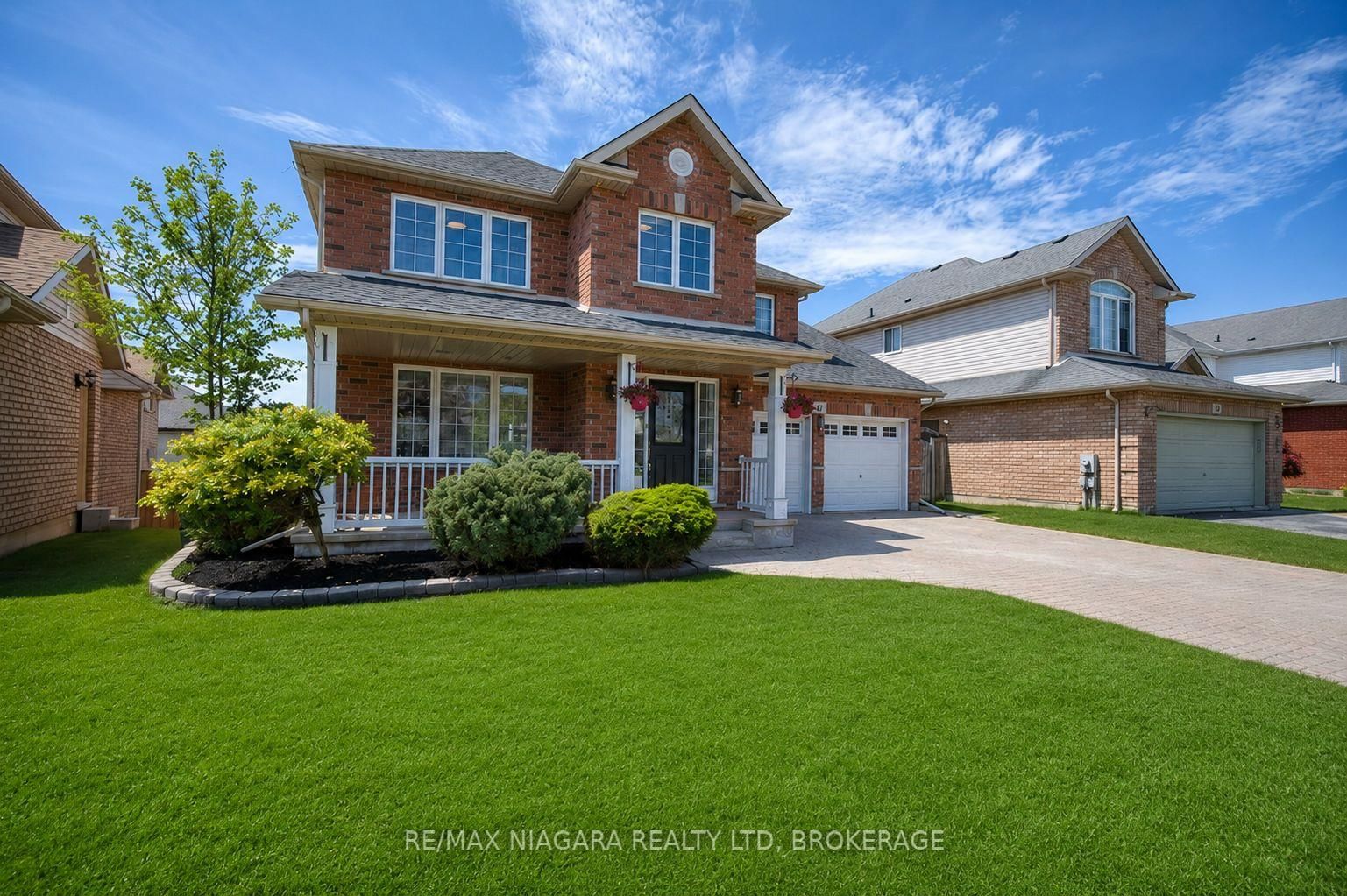 47 Honey Locust Circle • Thorold, ON photo 2