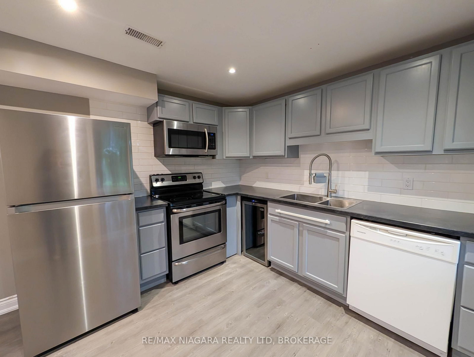 47 Honey Locust Circle • Thorold, ON photo 42