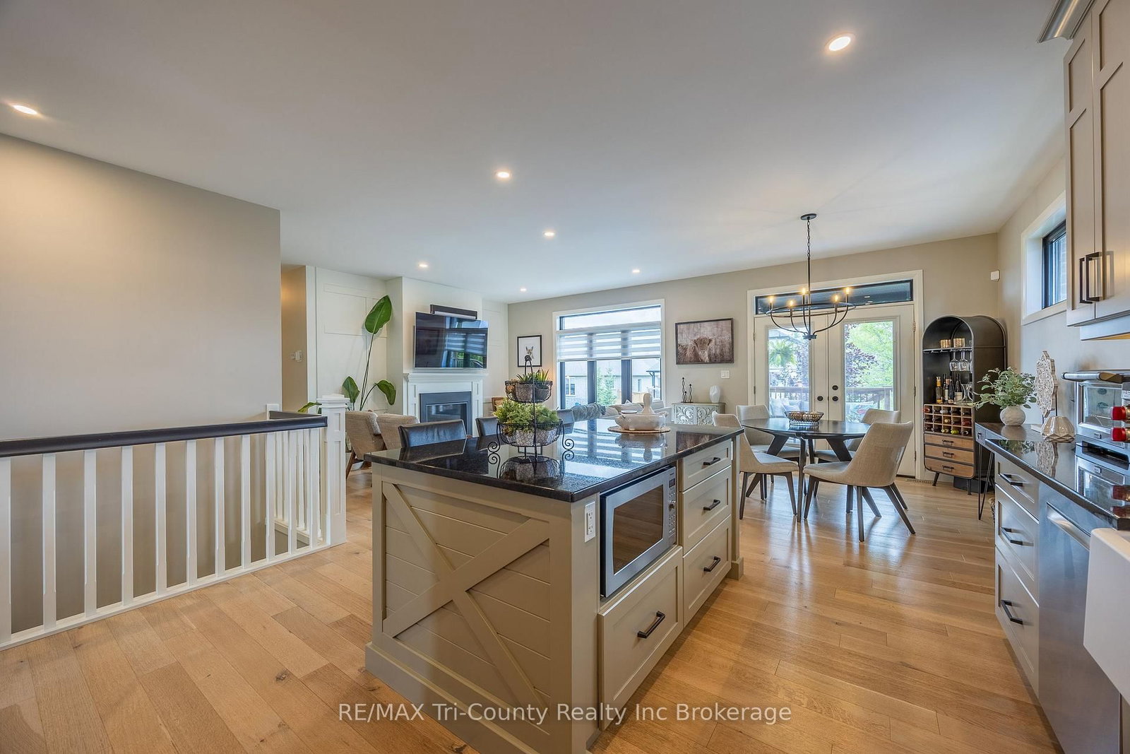 18 Belmont Avenue • Tillsonburg, ON photo 6