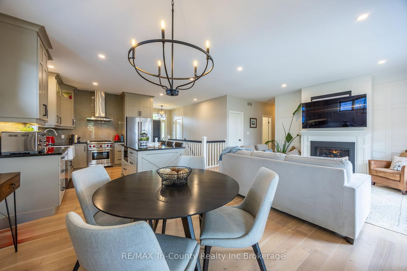 18 Belmont Avenue • Tillsonburg, ON photo 8