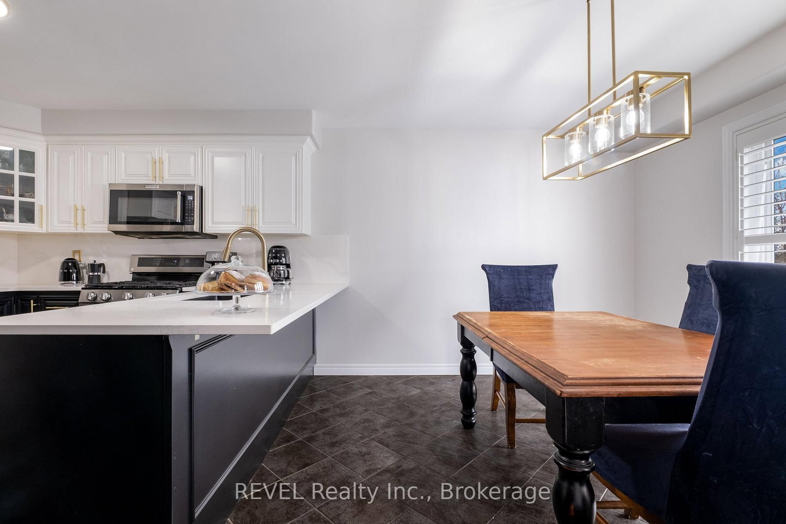 29 Springbreeze Heights • Hamilton, ON photo 16