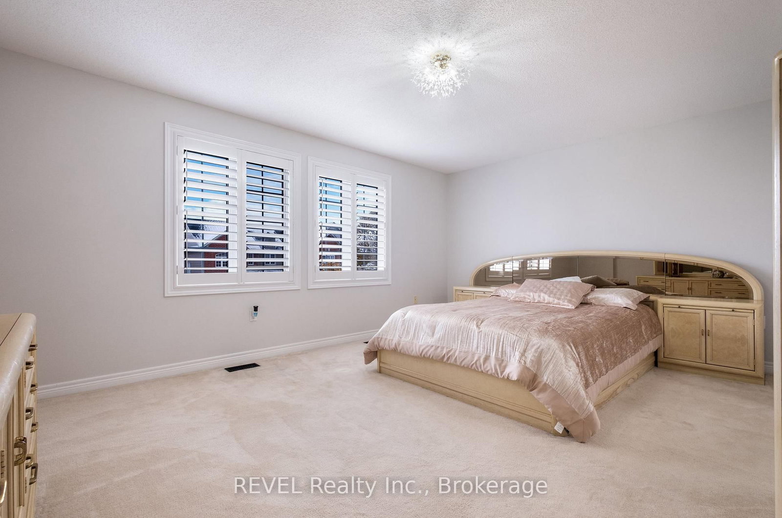 29 Springbreeze Heights • Hamilton, ON photo 21