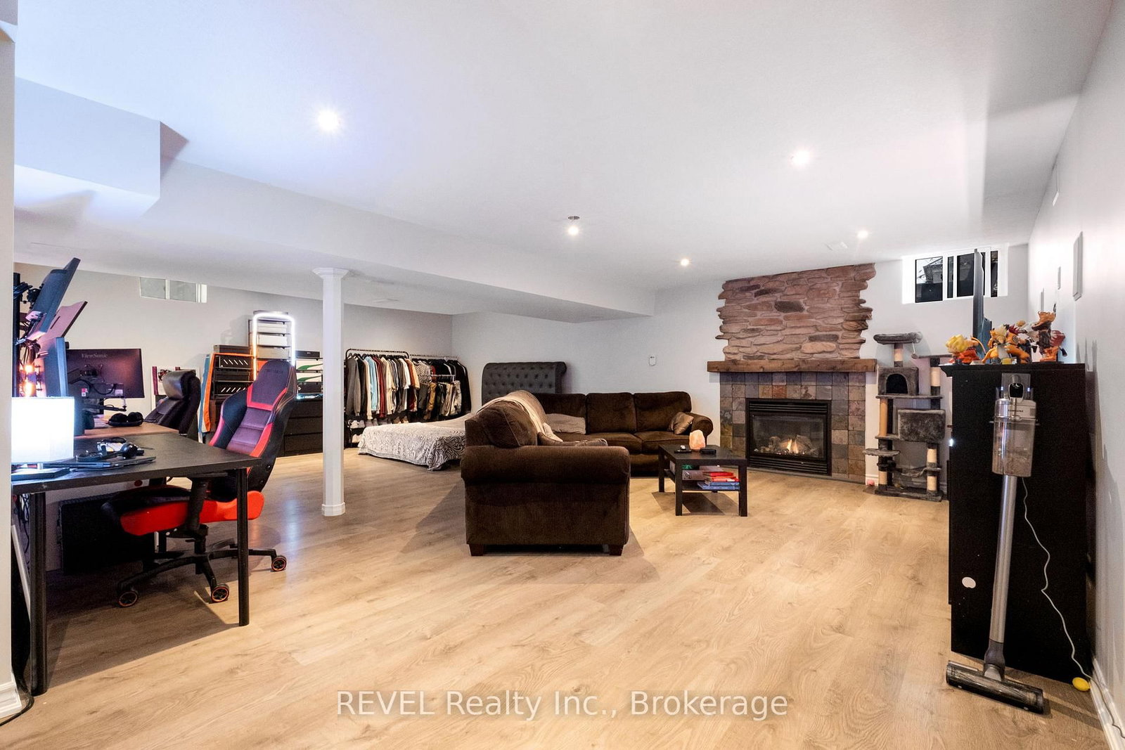 29 Springbreeze Heights • Hamilton, ON photo 35