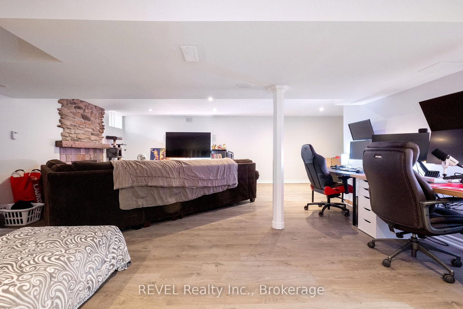 29 Springbreeze Heights • Hamilton, ON photo 36