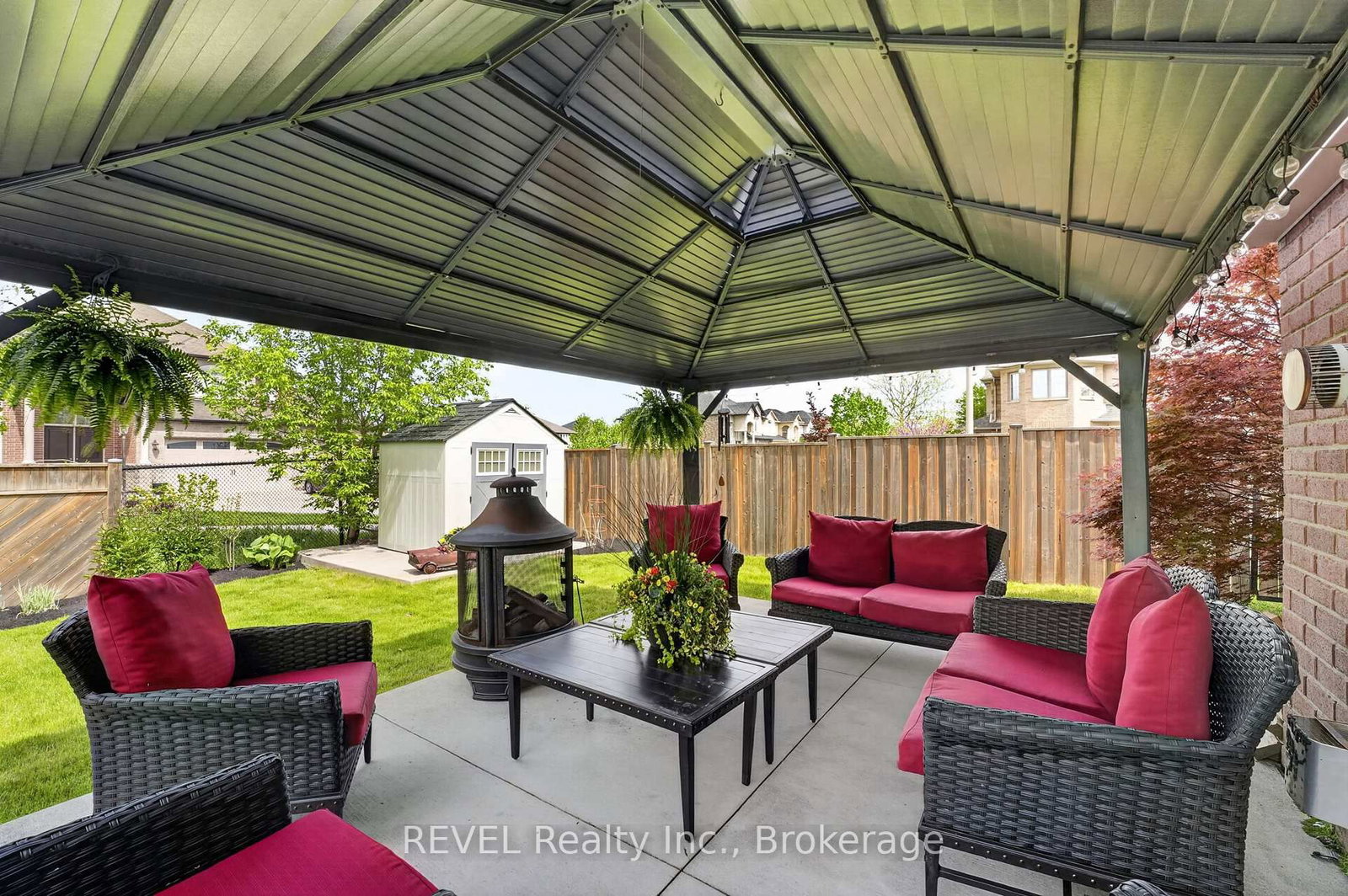 29 Springbreeze Heights • Hamilton, ON photo 44