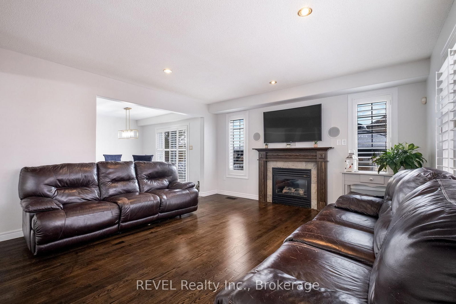 29 Springbreeze Heights • Hamilton, ON photo 8