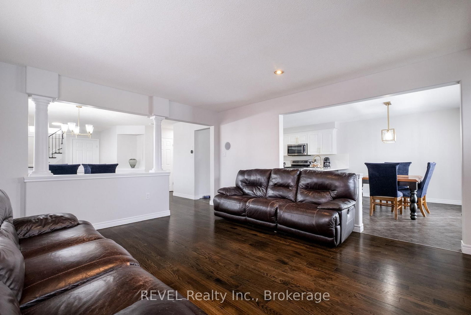 29 Springbreeze Heights • Hamilton, ON photo 9