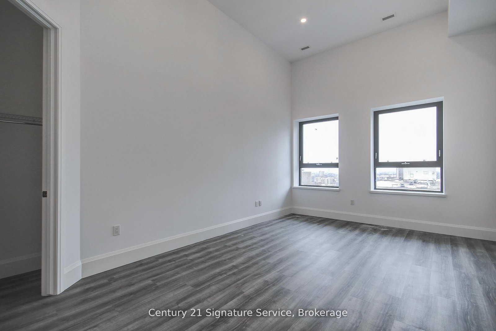 118 King Street E, Unit LPH16 - Photo 20