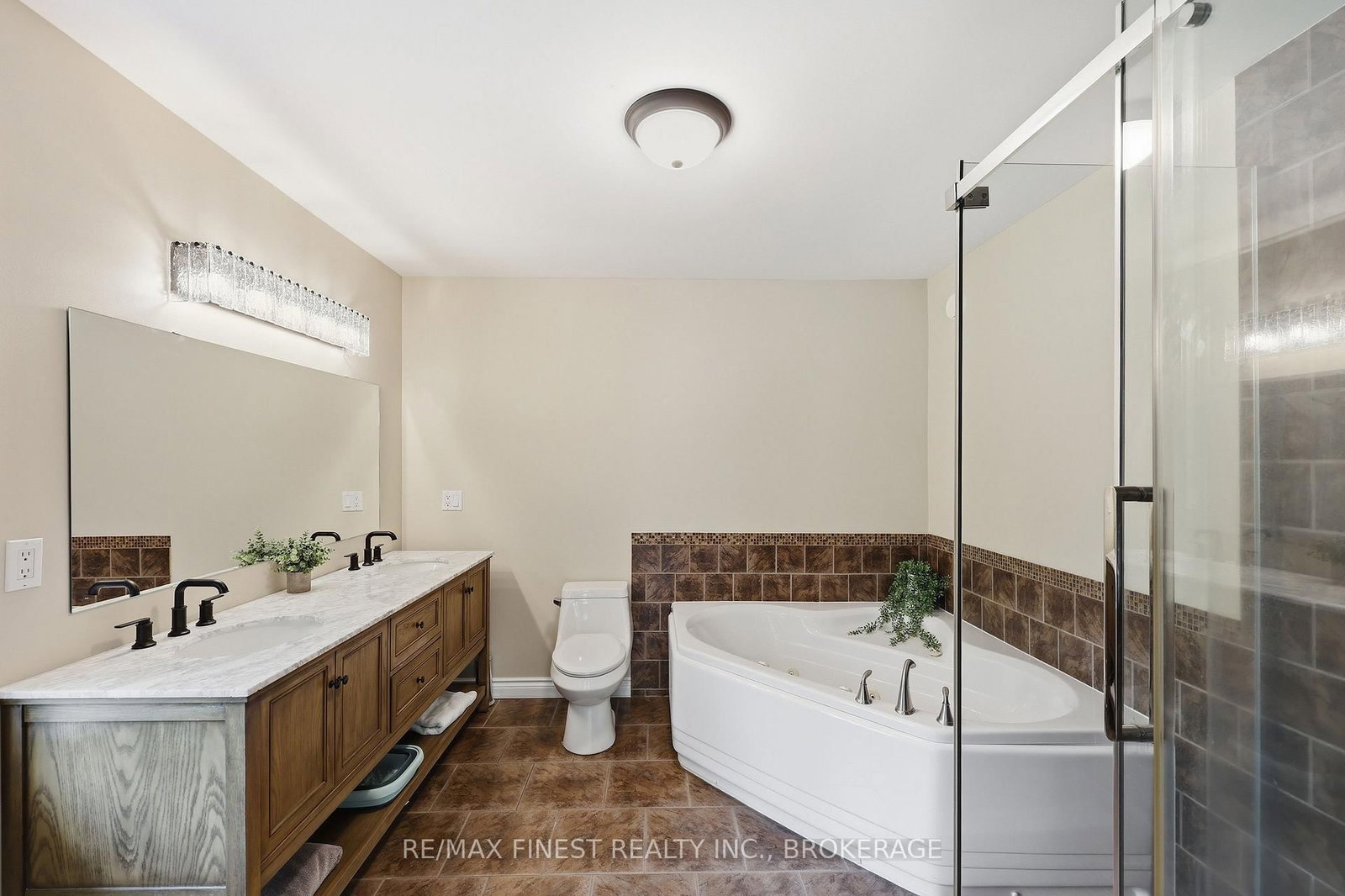 1747 Hitchcock Drive • Inverary, ON photo 16