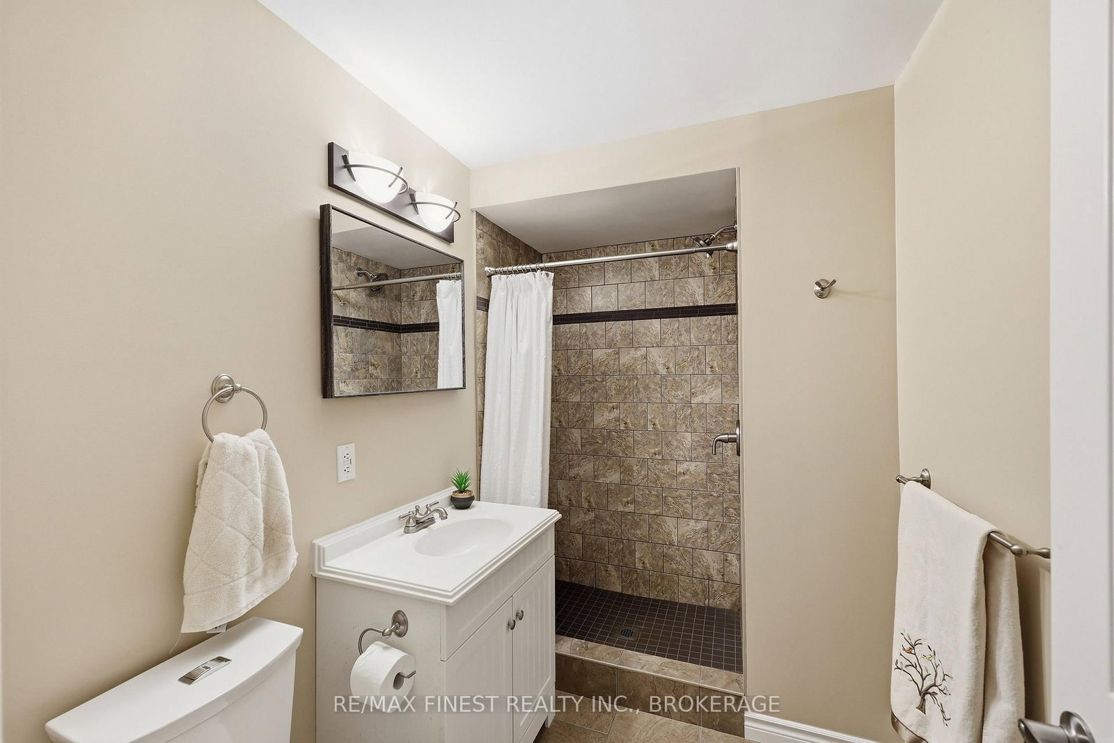 1747 Hitchcock Drive • Inverary, ON photo 21