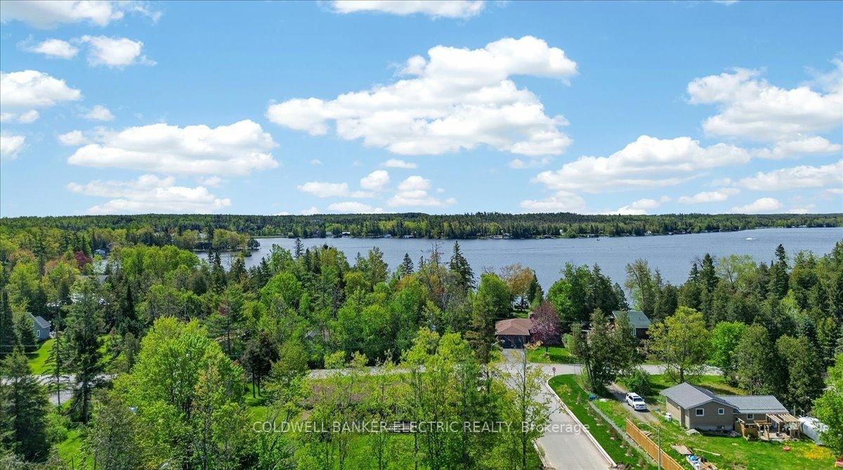 3 Hillcroft Way • Kawartha Lakes, ON photo 4