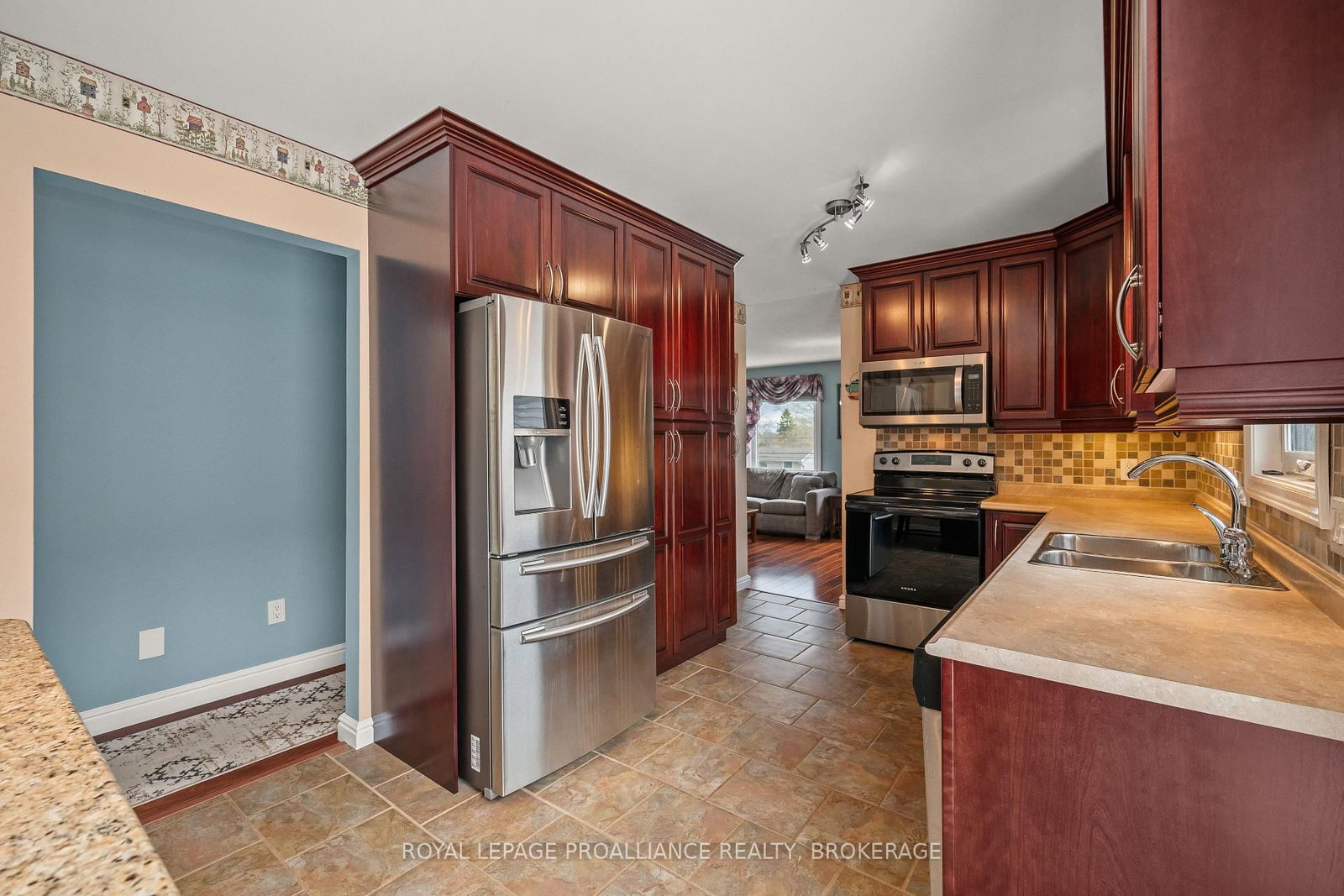 307 Amherst Drive • Loyalist, ON photo 13