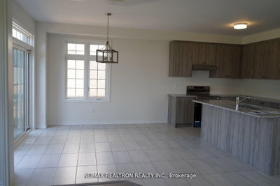 465 Hornbeck Street E — photo 4