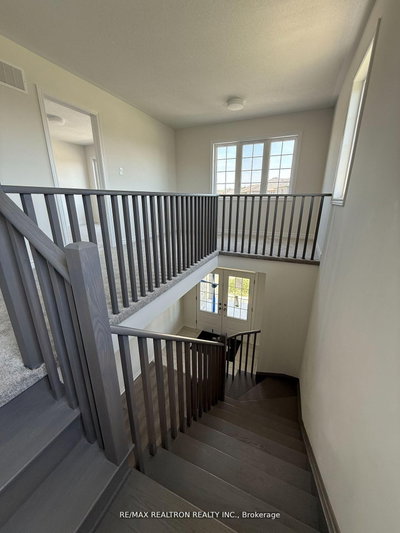 465 Hornbeck Street E — photo 5