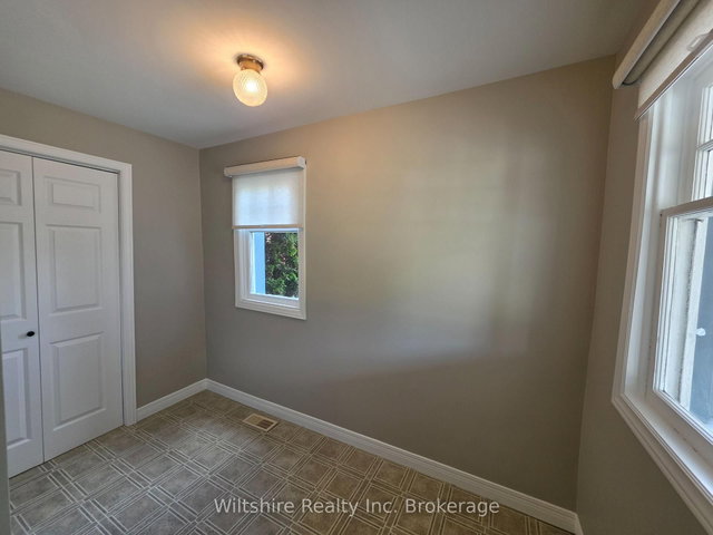 1 - 407 Main Street E