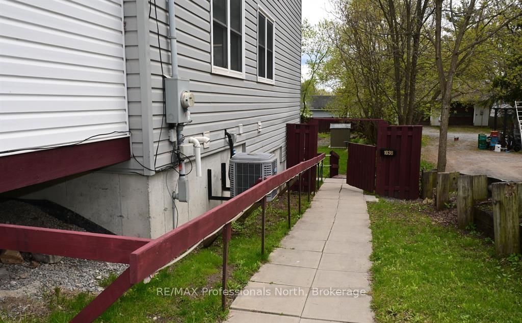 103 St Lawrence Street W • Madoc, ON photo 41