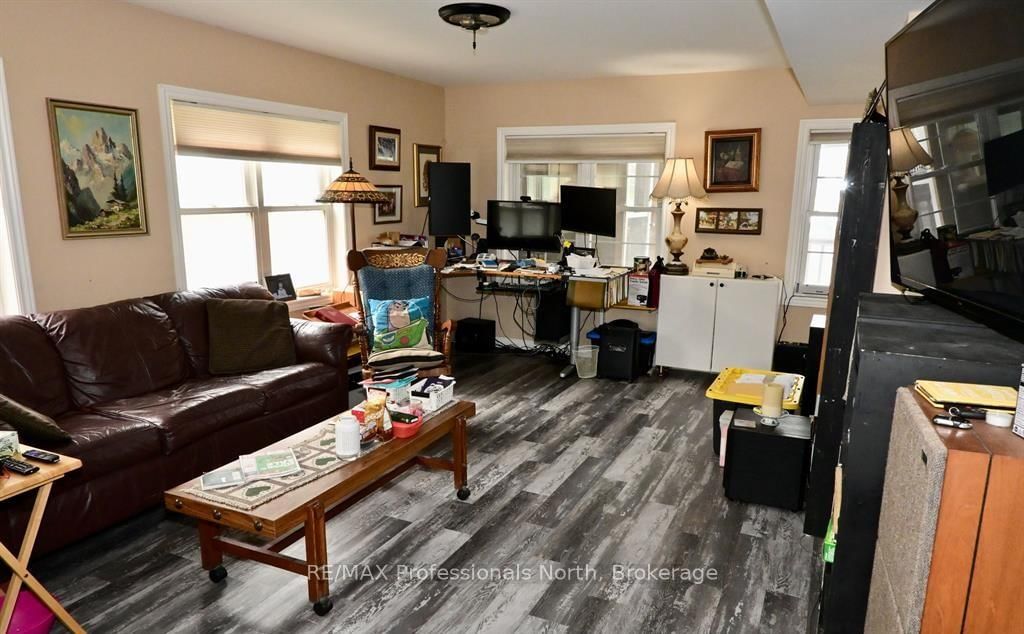 103 St Lawrence Street W • Madoc, ON photo 9