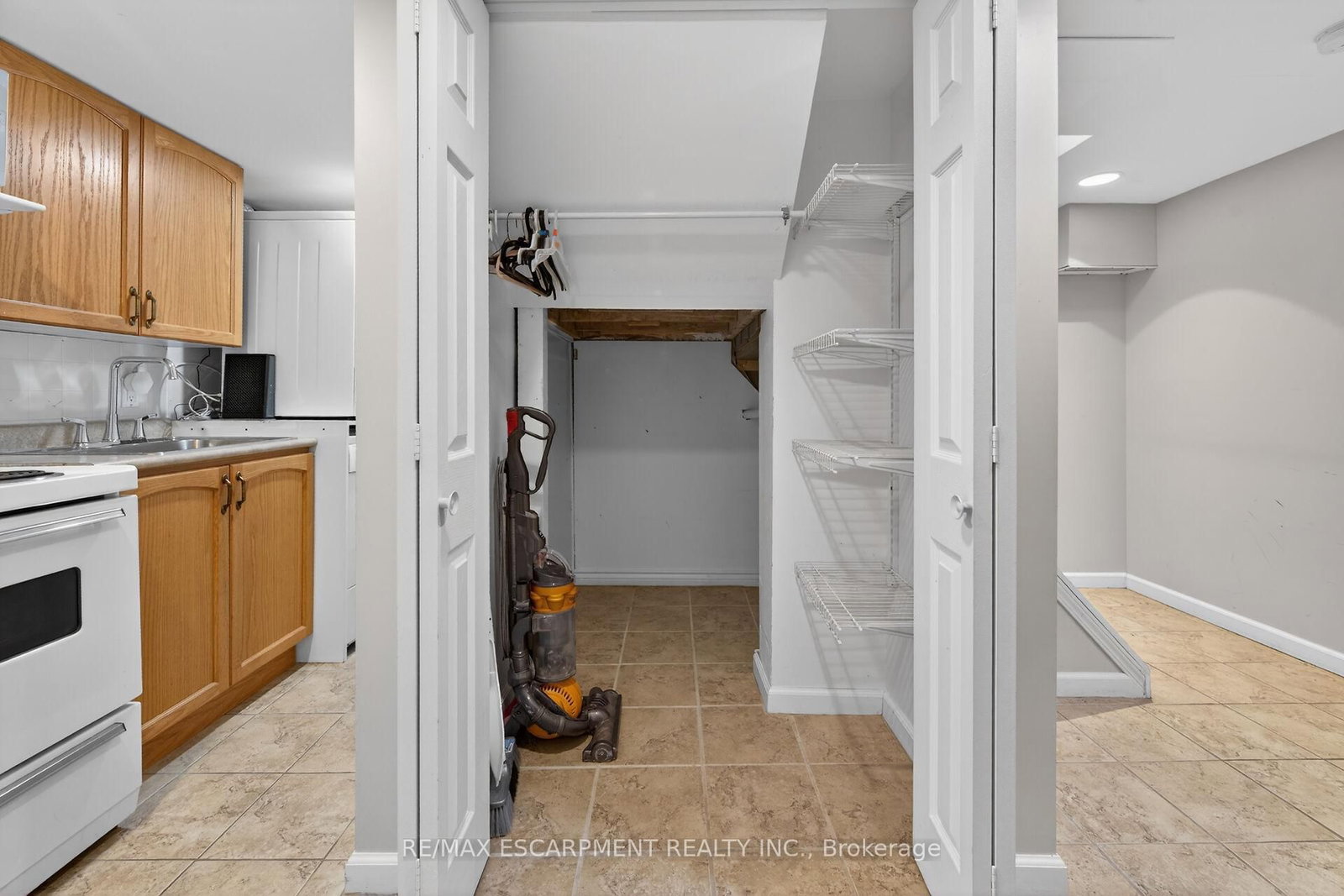 31 Larchwood Drive • St. Catharines, ON photo 44