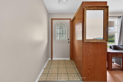 31 Larchwood Drive • St. Catharines, ON photo 5