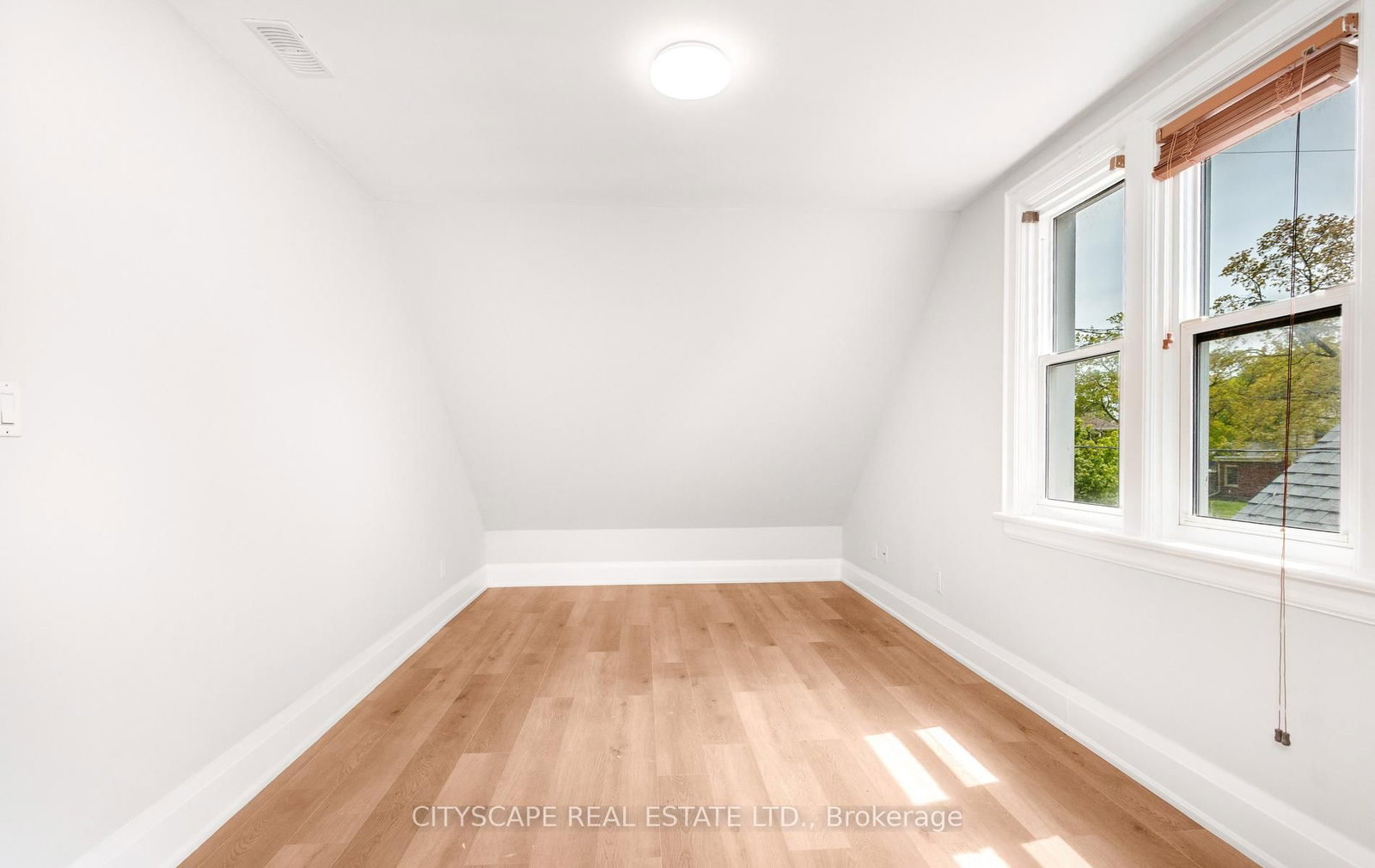 446 Argyle Street • Cambridge, ON photo 15