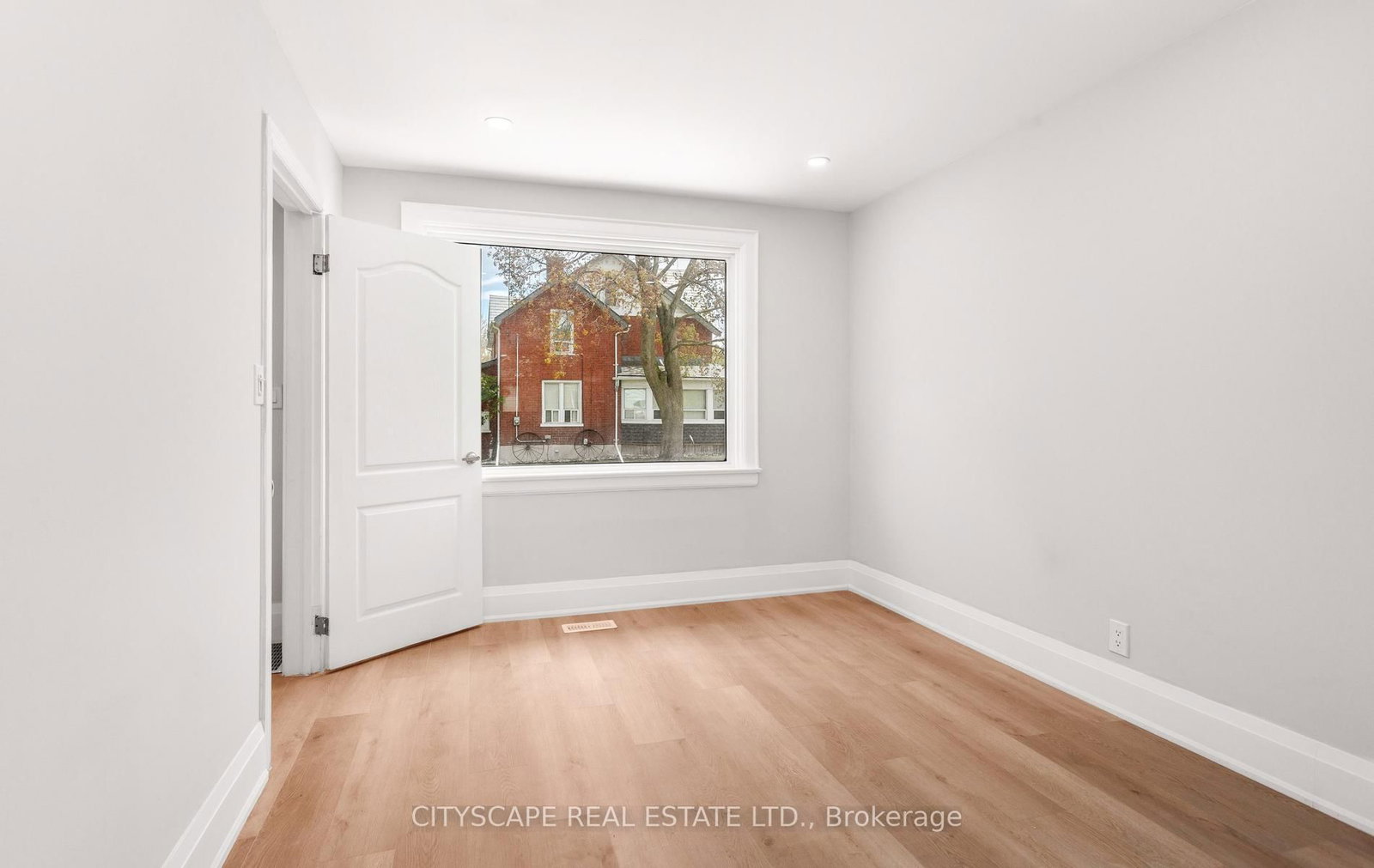446 Argyle Street • Cambridge, ON photo 5