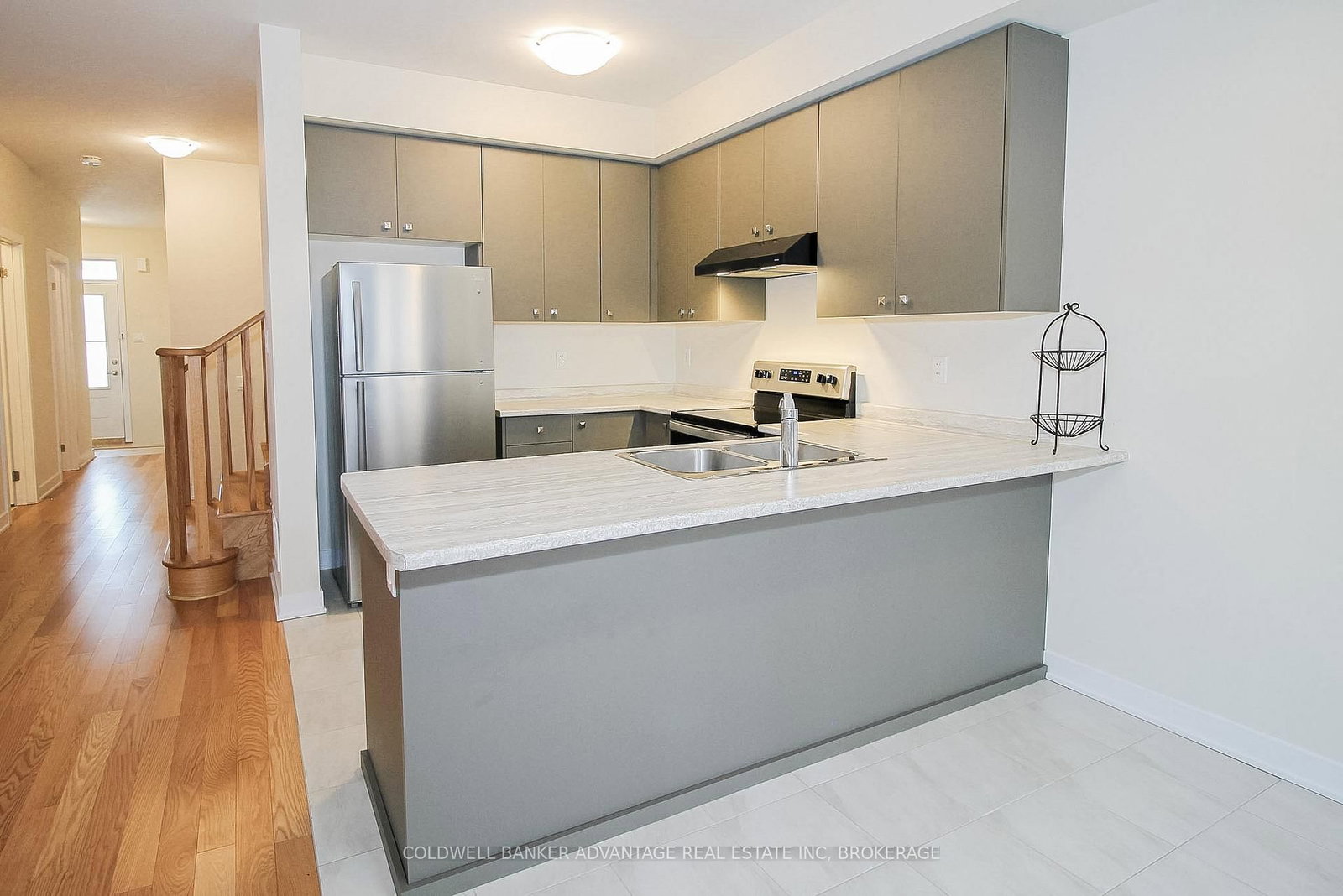 77 Keelson Street • Welland, ON photo 12