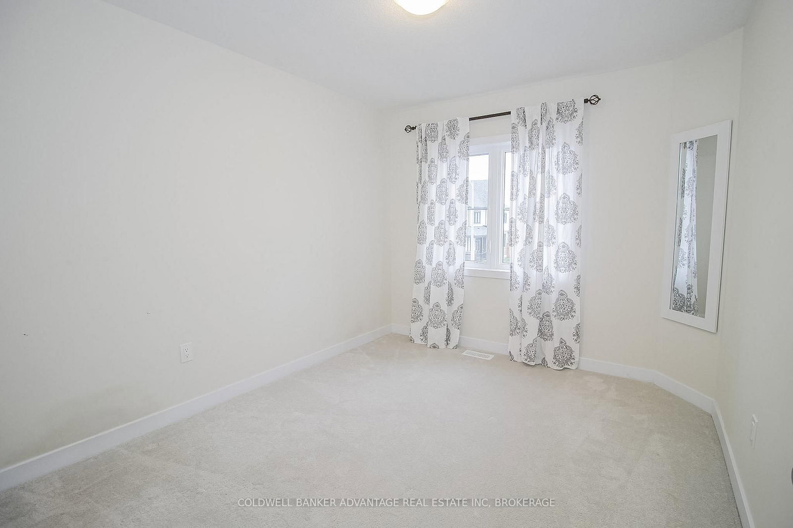 77 Keelson Street • Welland, ON photo 17