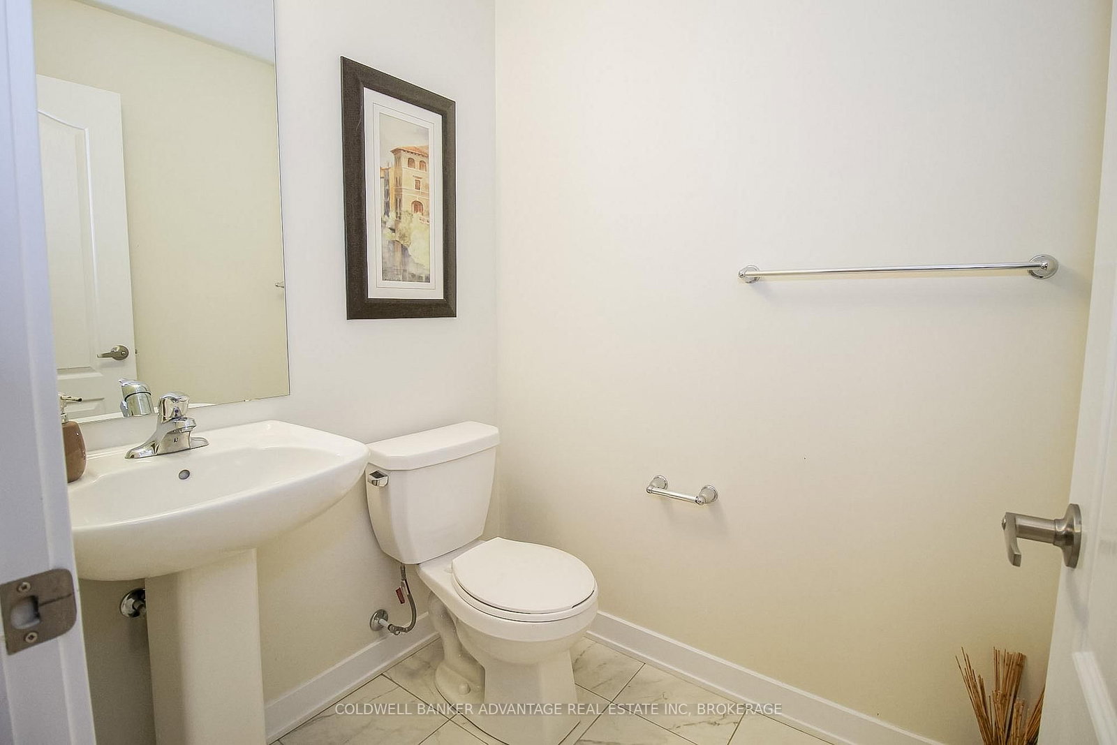 77 Keelson Street • Welland, ON photo 6