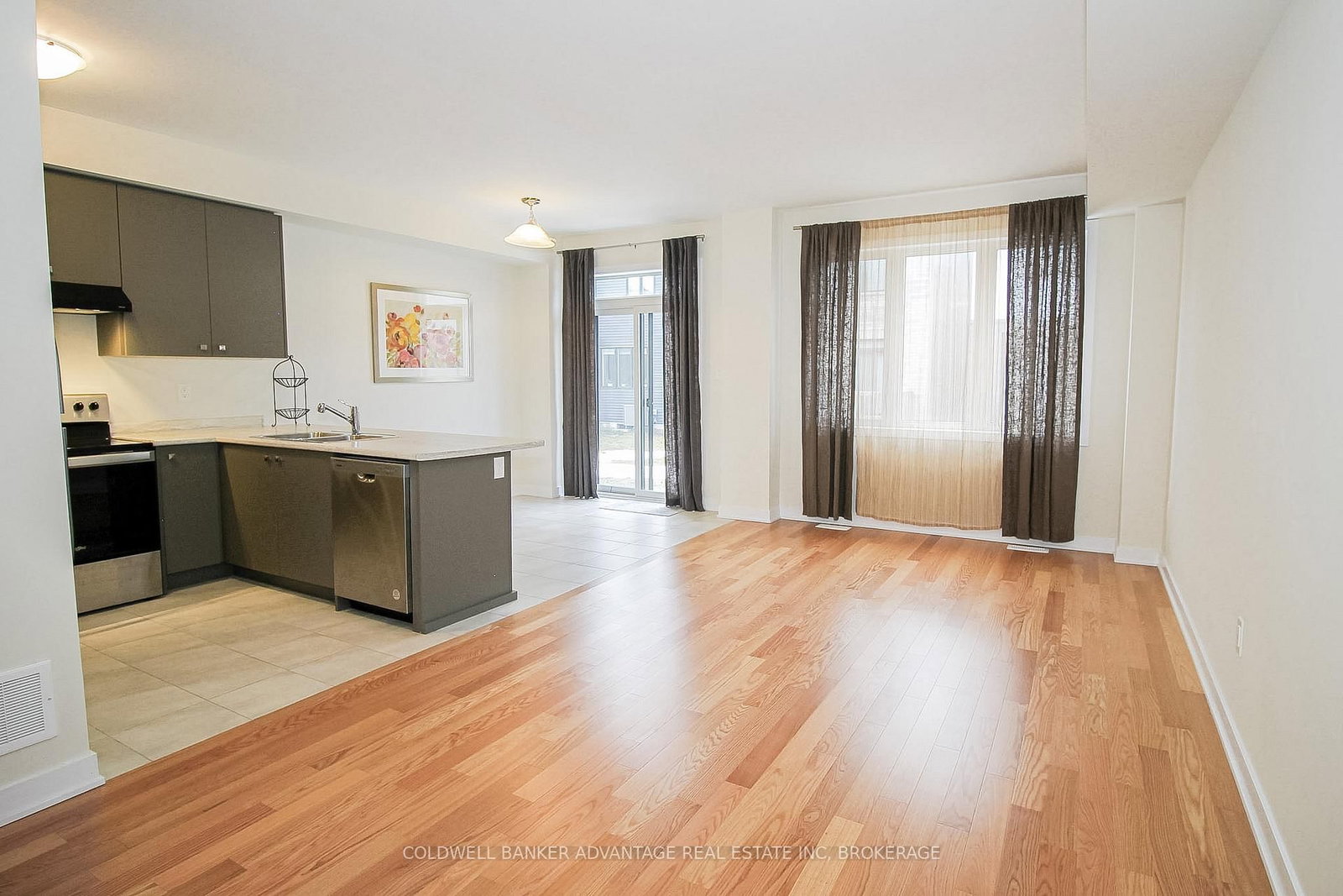 77 Keelson Street • Welland, ON photo 8