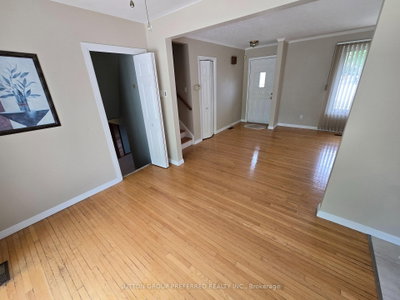 17 Agincourt Place • London South, ON photo 7