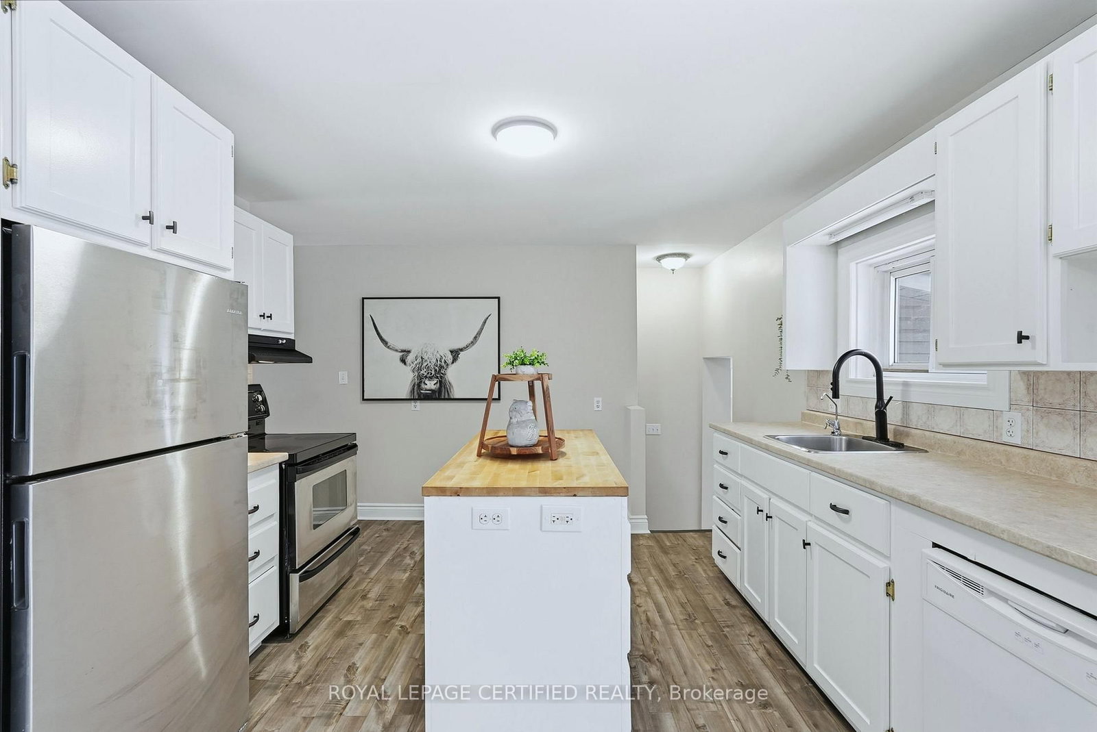 883 7th Avenue • Hanover, ON photo 10