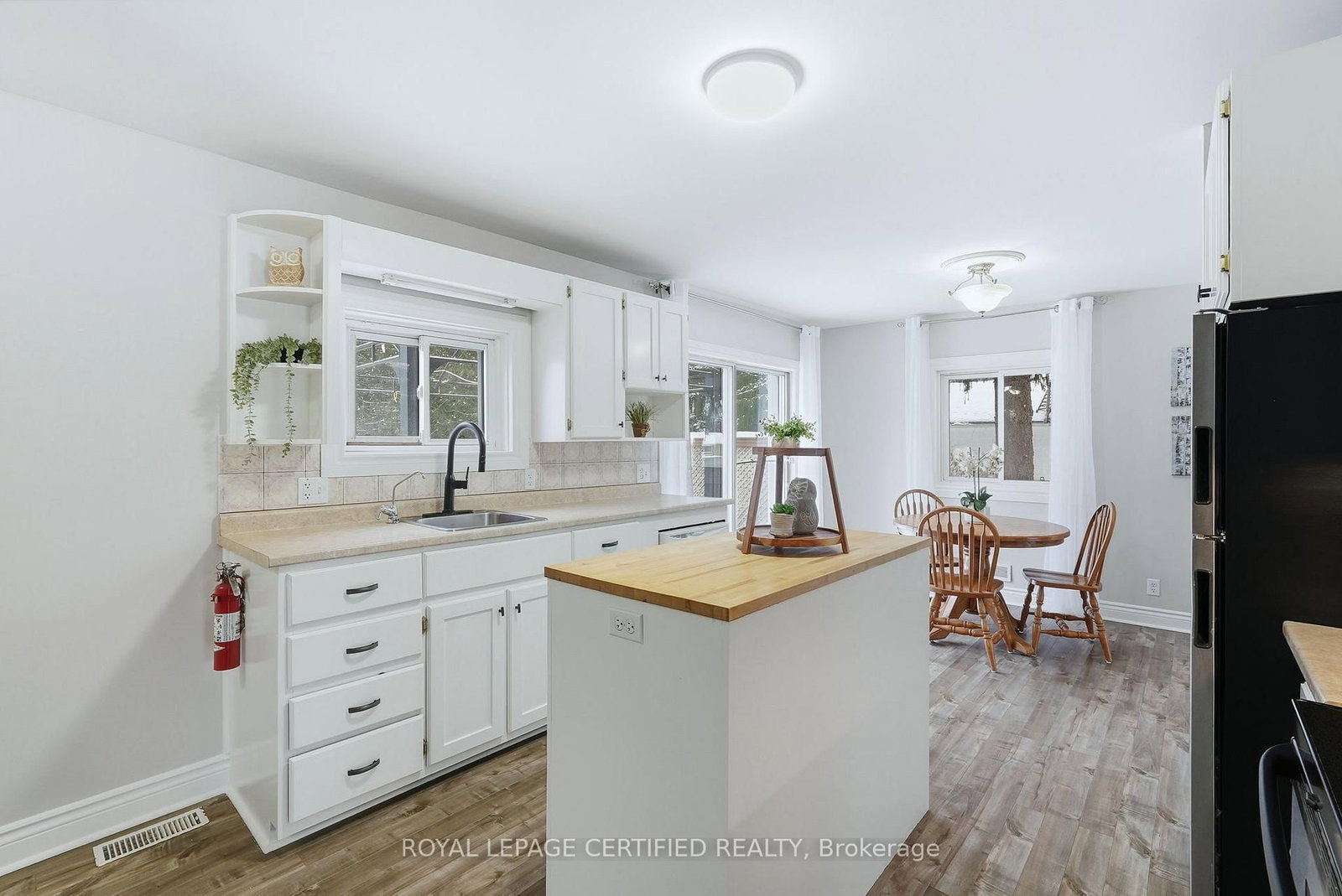 883 7th Avenue • Hanover, ON photo 9