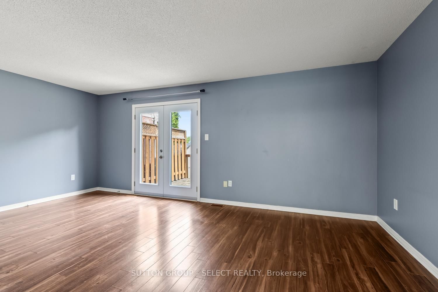 20 Kernohan Parkway, Unit 16 - Photo 13