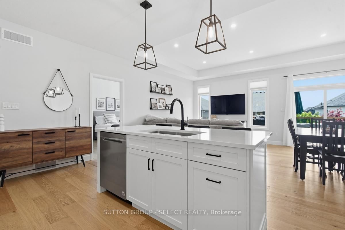 159 Collins Way • #49 • Strathroy-Caradoc, ON photo 12