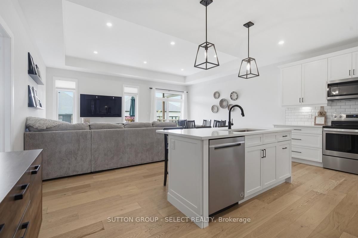159 Collins Way • #49 • Strathroy-Caradoc, ON photo 7