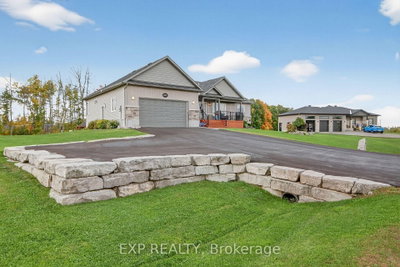 305 Moore Crescent • North Grenville, ON photo 2