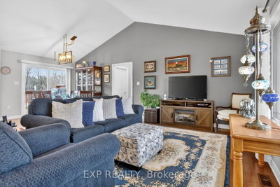 305 Moore Crescent • North Grenville, ON photo 6