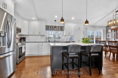 305 Moore Crescent • North Grenville, ON photo 8