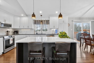305 Moore Crescent • North Grenville, ON photo 9