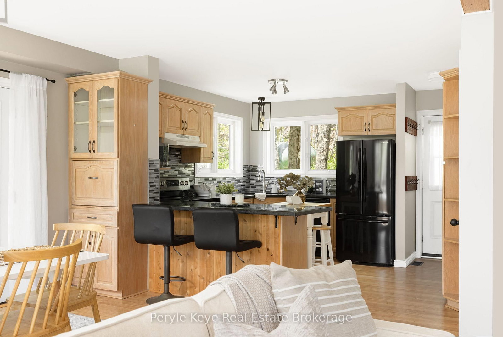 1042 Hillside Crescent • Lake of Bays, ON photo 35