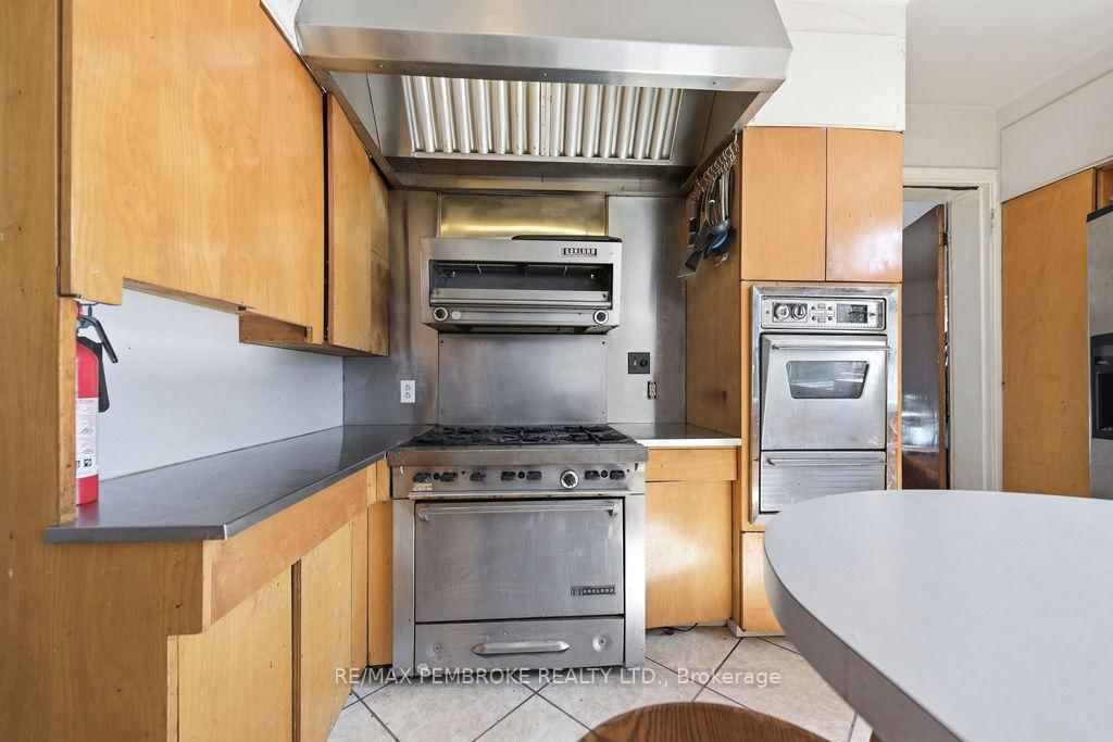 6 True Love Street • Cobden, ON photo 10