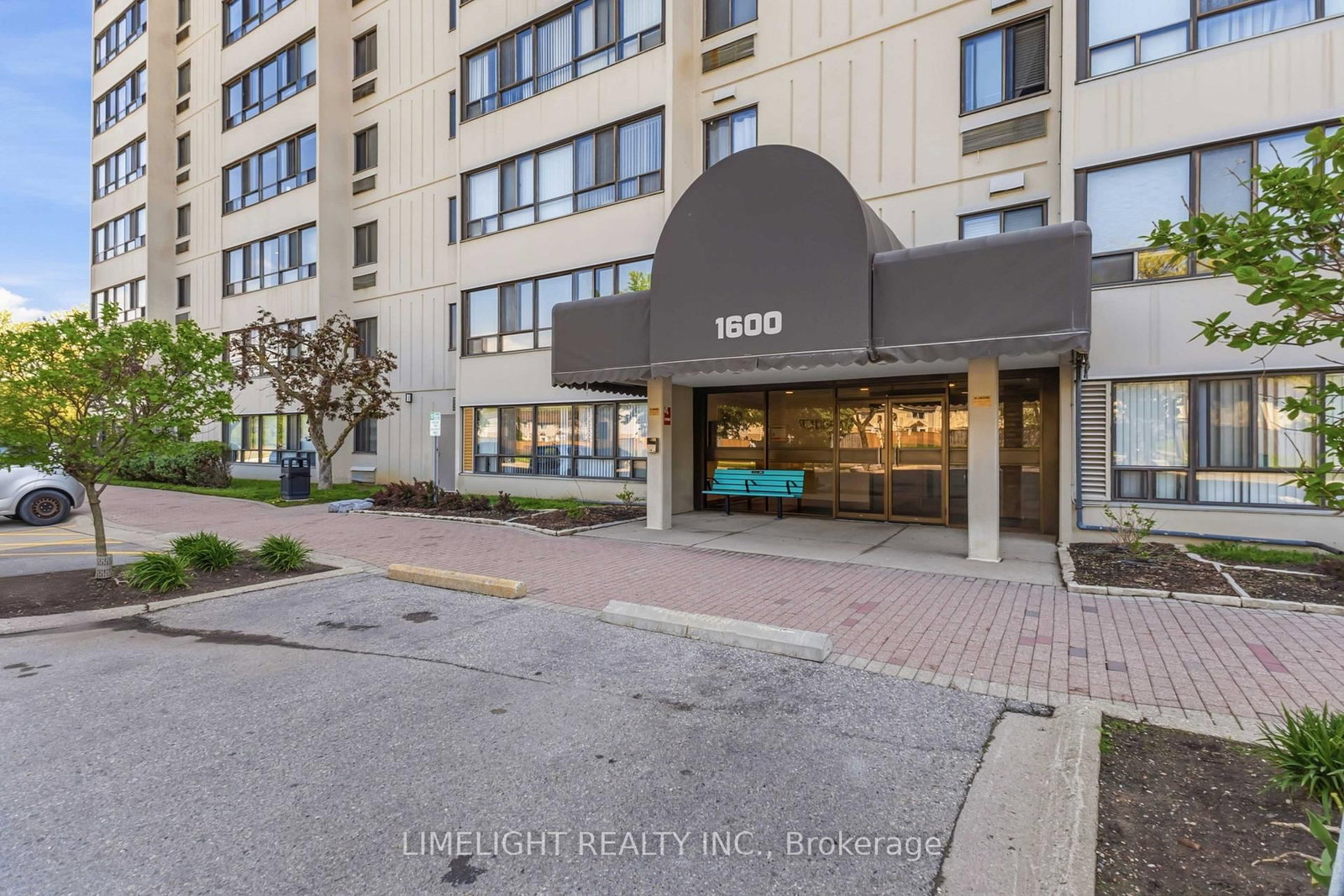 1600 Adelaide Street N, Unit 210