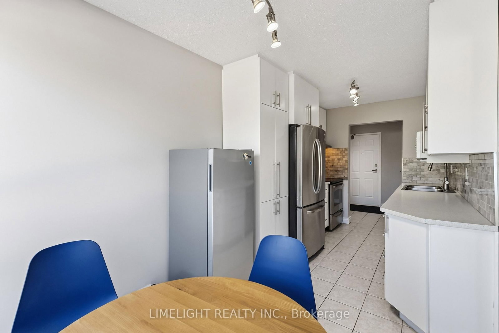 1600 Adelaide Street N, Unit 210 - Photo 17