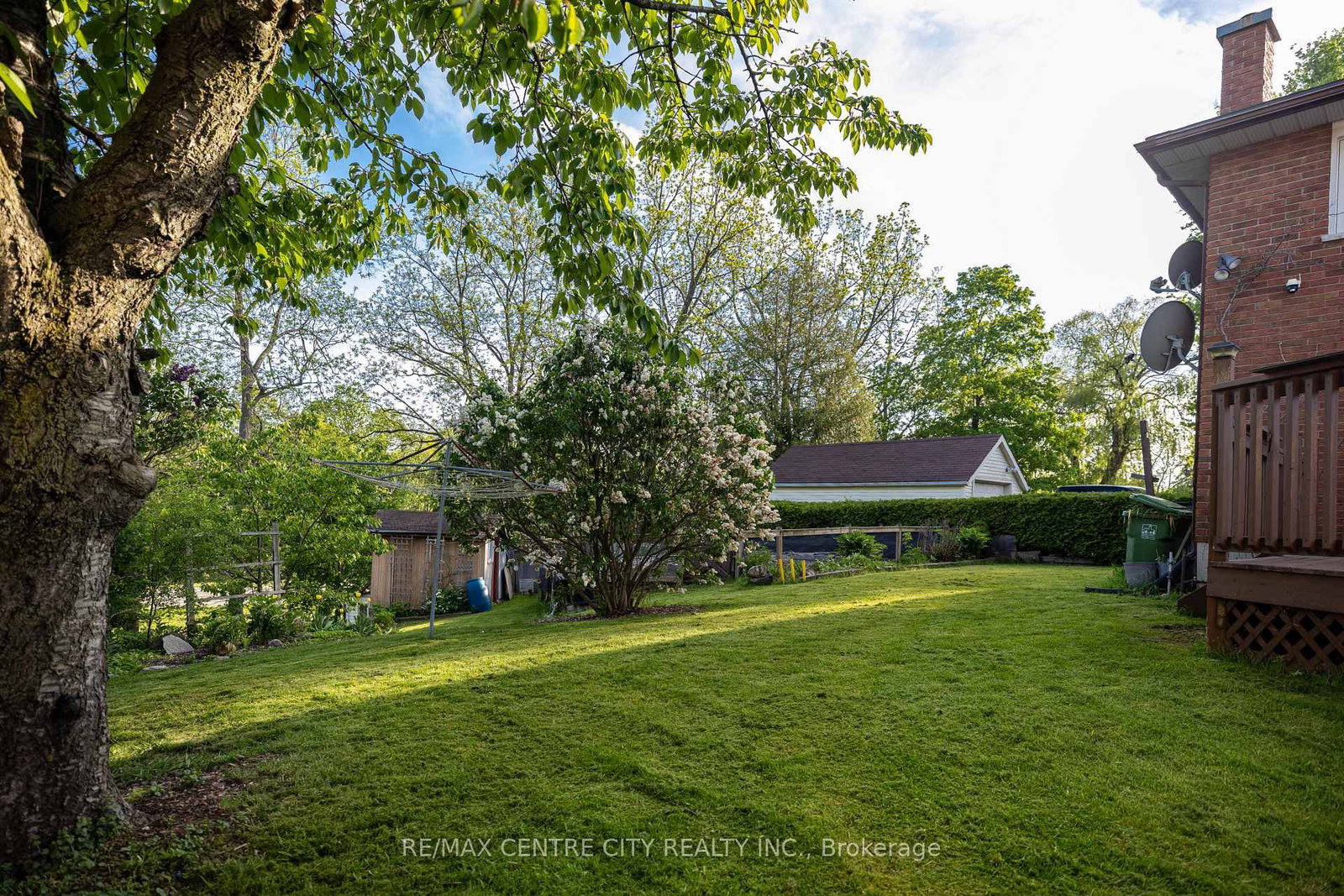 32 Brock Street • St. Thomas, ON photo 33