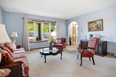 32 Brock Street • St. Thomas, ON photo 7