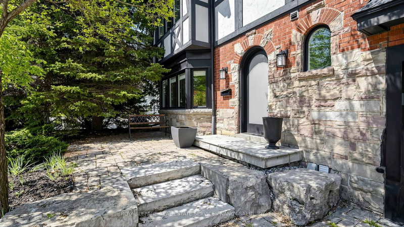3 Oakwood Place
