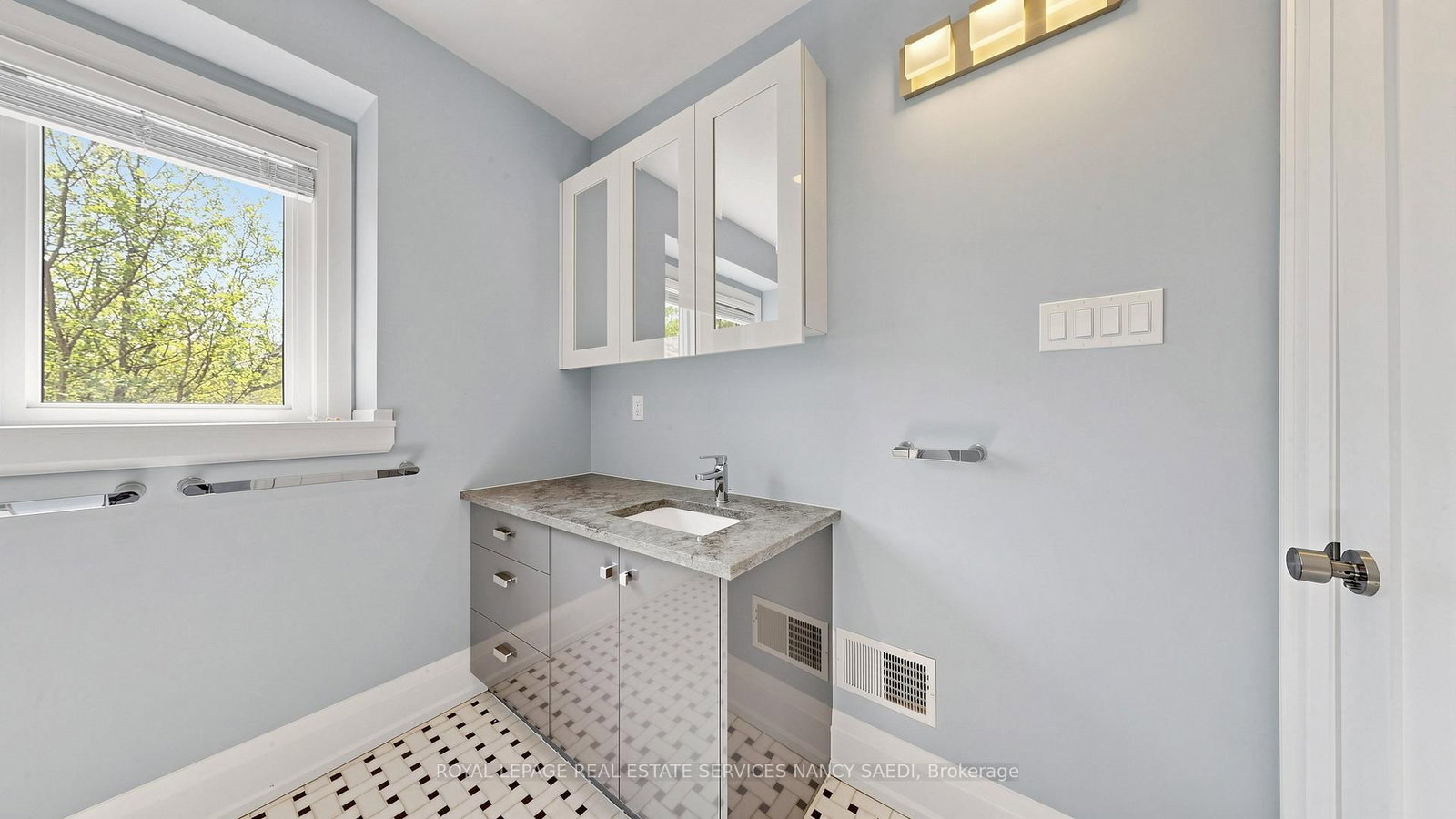 3 Oakwood Place • Hamilton, ON photo 17
